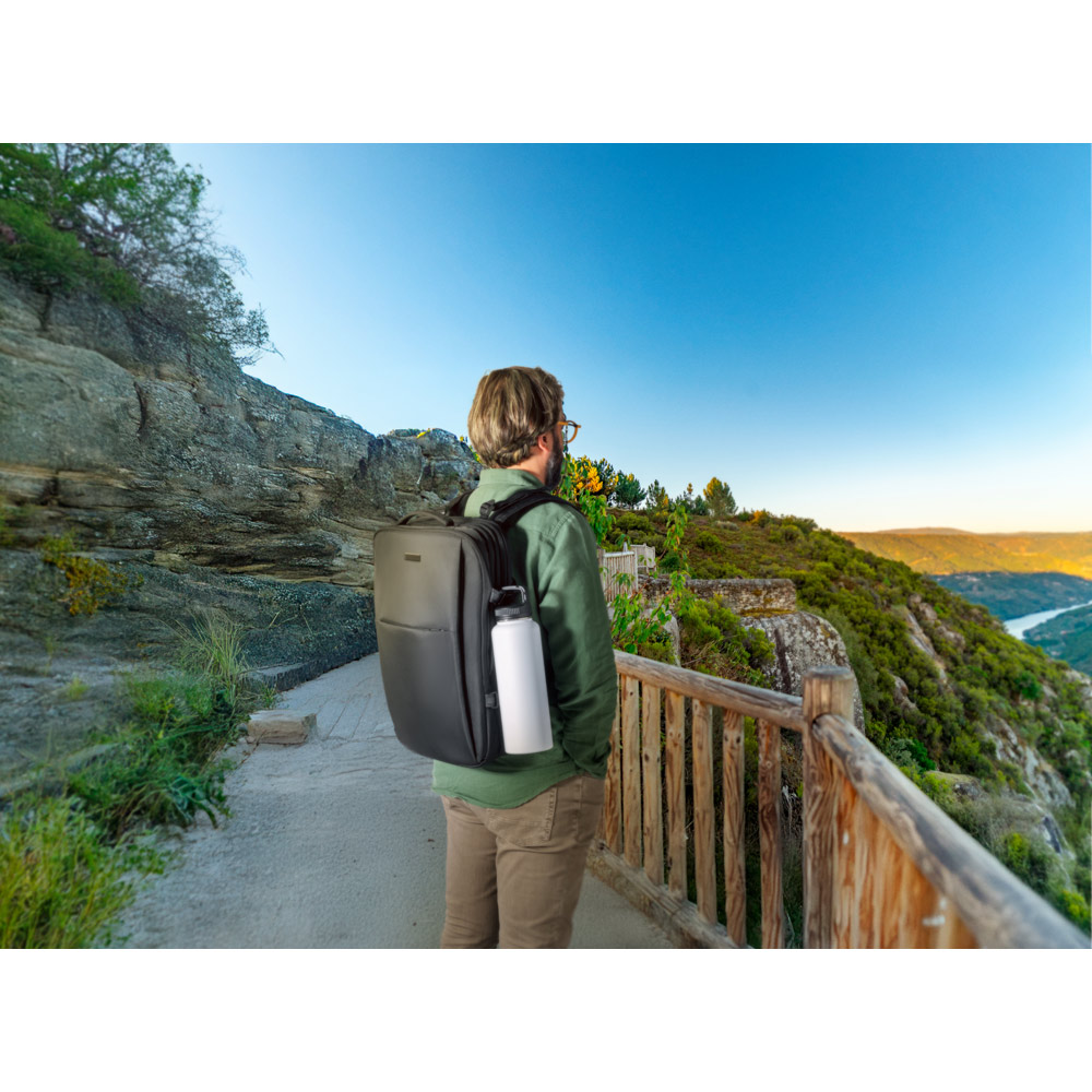 Mochila de viagem em poliéster reciclado 600D de alta densidade, com bolso para notebook 17'3" e placa para gravação 29 L