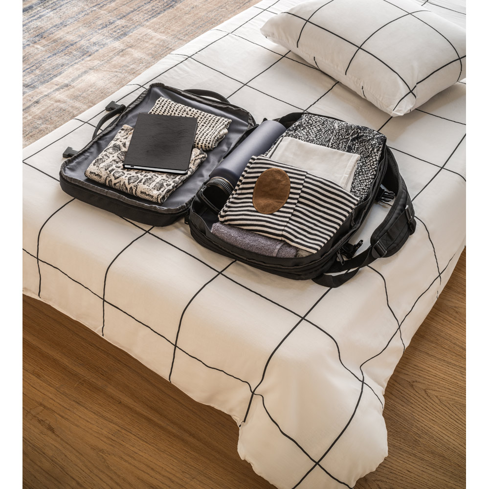 Mochila de viagem em poliéster reciclado 600D de alta densidade, com bolso para notebook 17'3" e placa para gravação 29 L