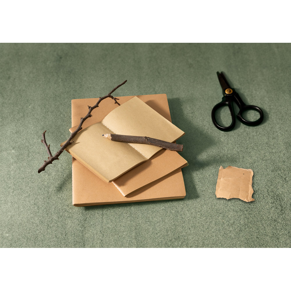 Caderno A4 de capa flexível em cartão (250 g/m²) com 80 páginas lisas