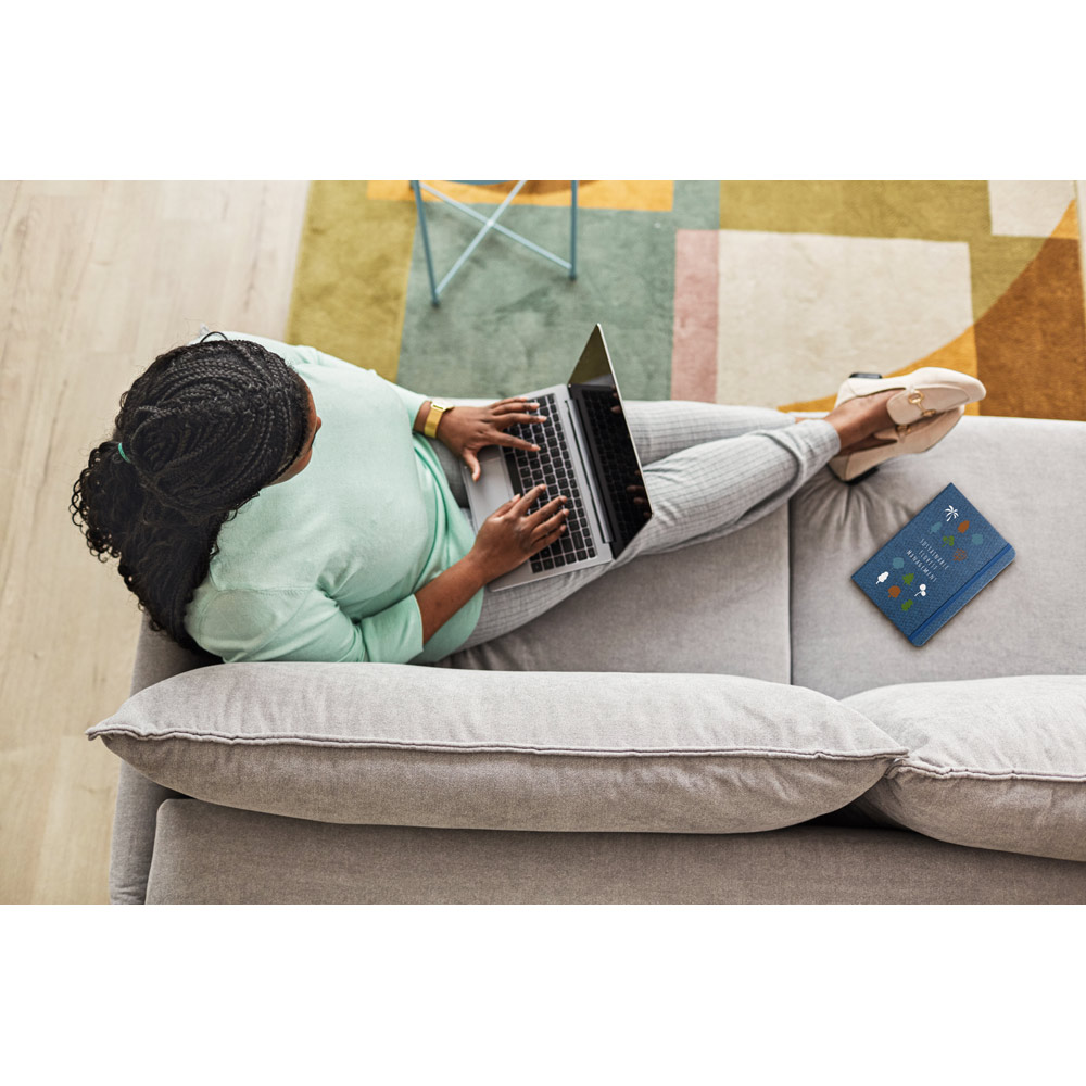 Caderno A5 de capa dura em PET 100% reciclado com 192 páginas pautadas