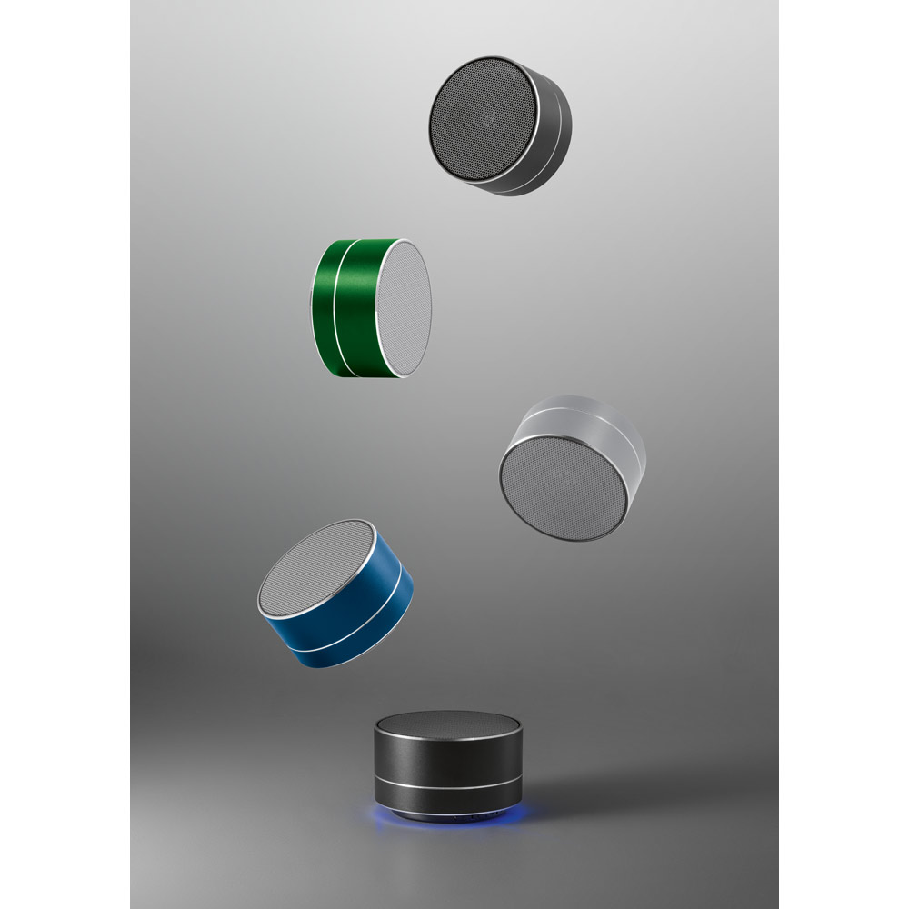 Caixa de som em alumínio 100% reciclado com microfone e autonomia de 3h