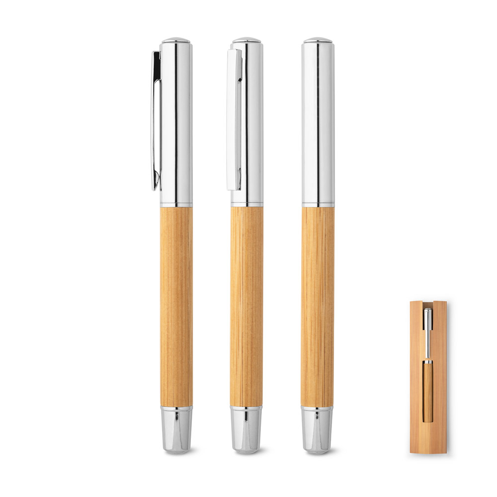 Caneta Roller em aço inox 90% reciclado e bambu com tampa e escrita em azul