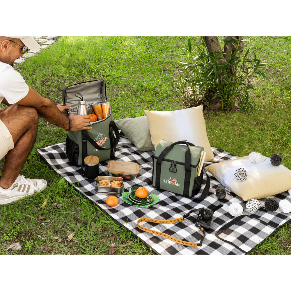 Cooler. Mochila térmica almofadada em 600D ripstop em poliéster reciclado com interior forrado em PEVA 16 L