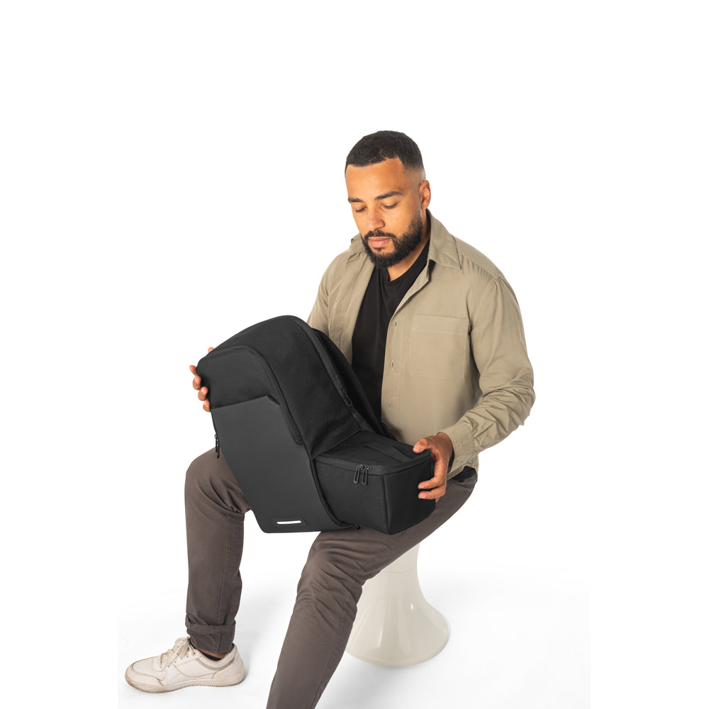 Mochila (20 L) 2 em 1 com bolsa térmica (4'5L) inclusa que permite a sua utilização em conjunto ou separado