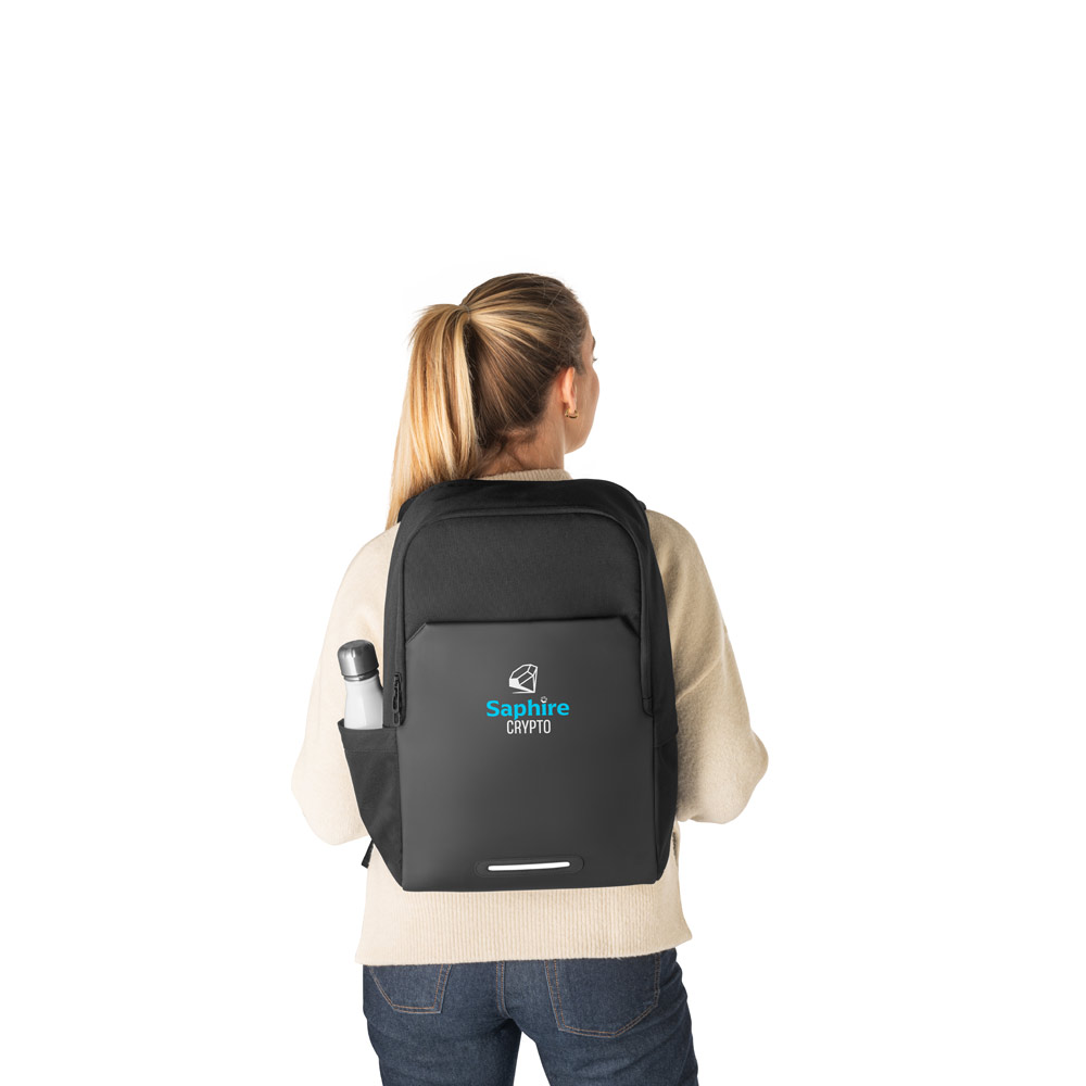 Mochila (20 L) 2 em 1 com bolsa térmica (4'5L) inclusa que permite a sua utilização em conjunto ou separado