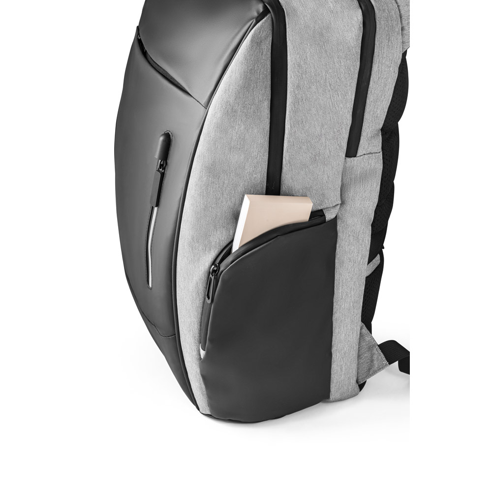 Mochila para notebook 17" em 900D e Tarpaulin 30 L