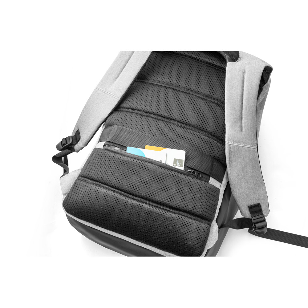 Mochila para notebook 17" em 900D e Tarpaulin 30 L