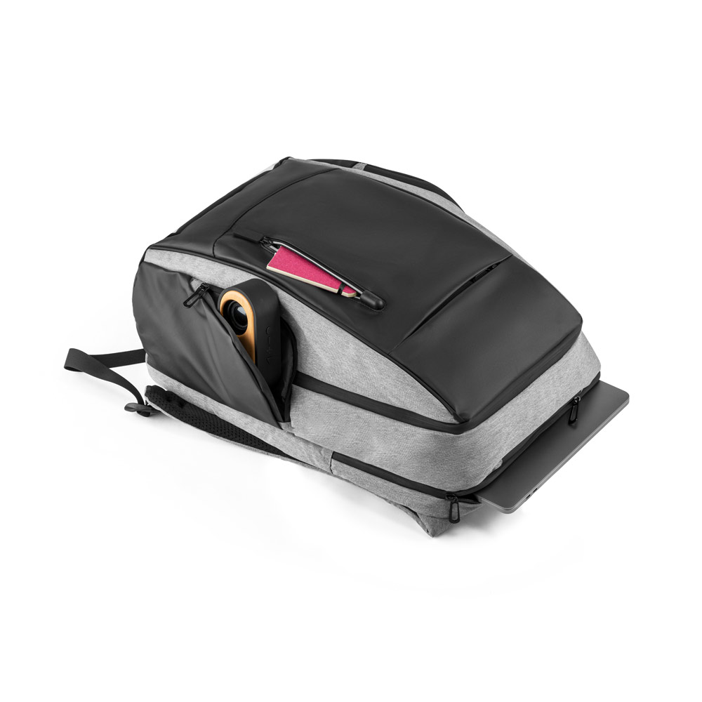 Mochila para notebook 17" em 900D e Tarpaulin 30 L