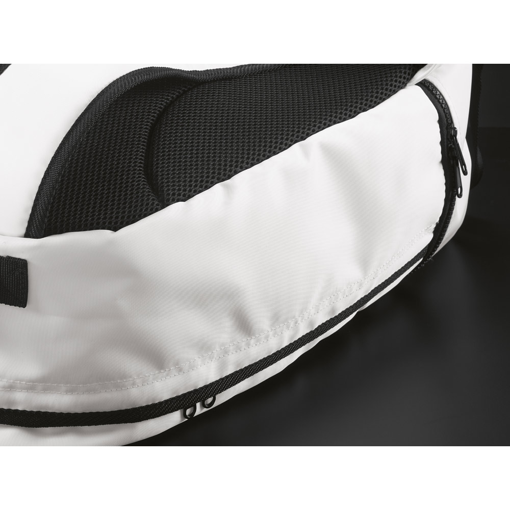 Mochila em poliéster reciclado 290T e sarja com compartimento para sapatos 25 L