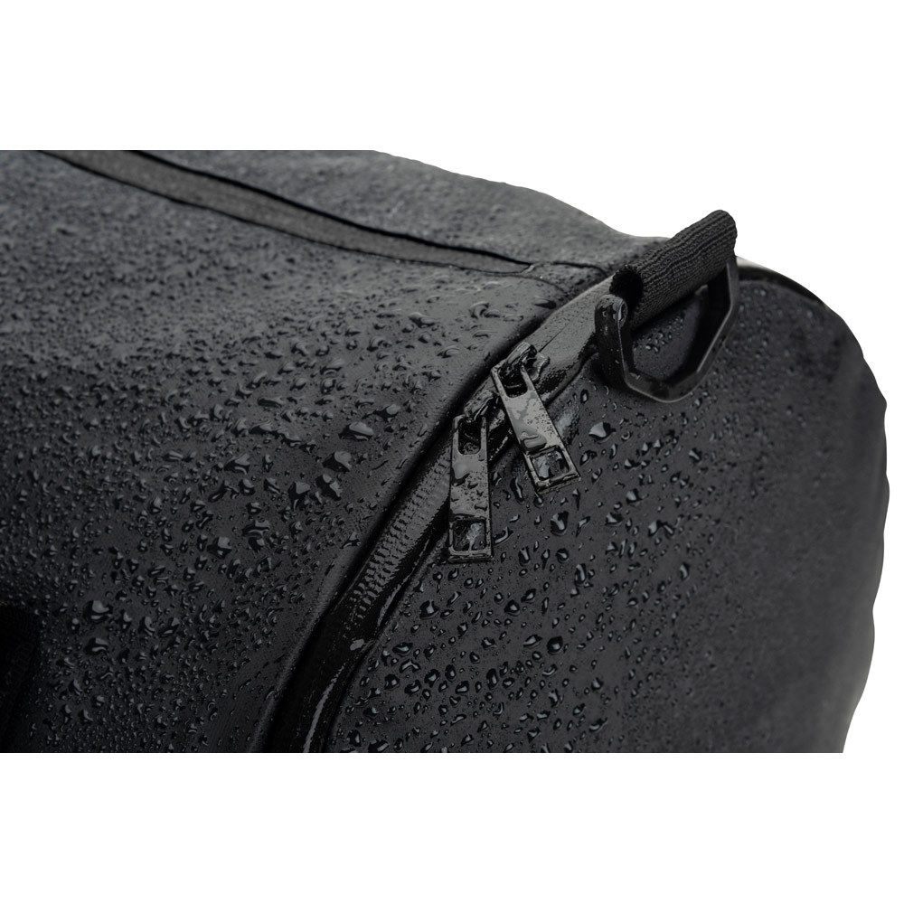 Bolsa esportiva em formato cilíndrico em poliéster reciclado 600D de alta densidade com compartimento lateral para sapatos 32 L