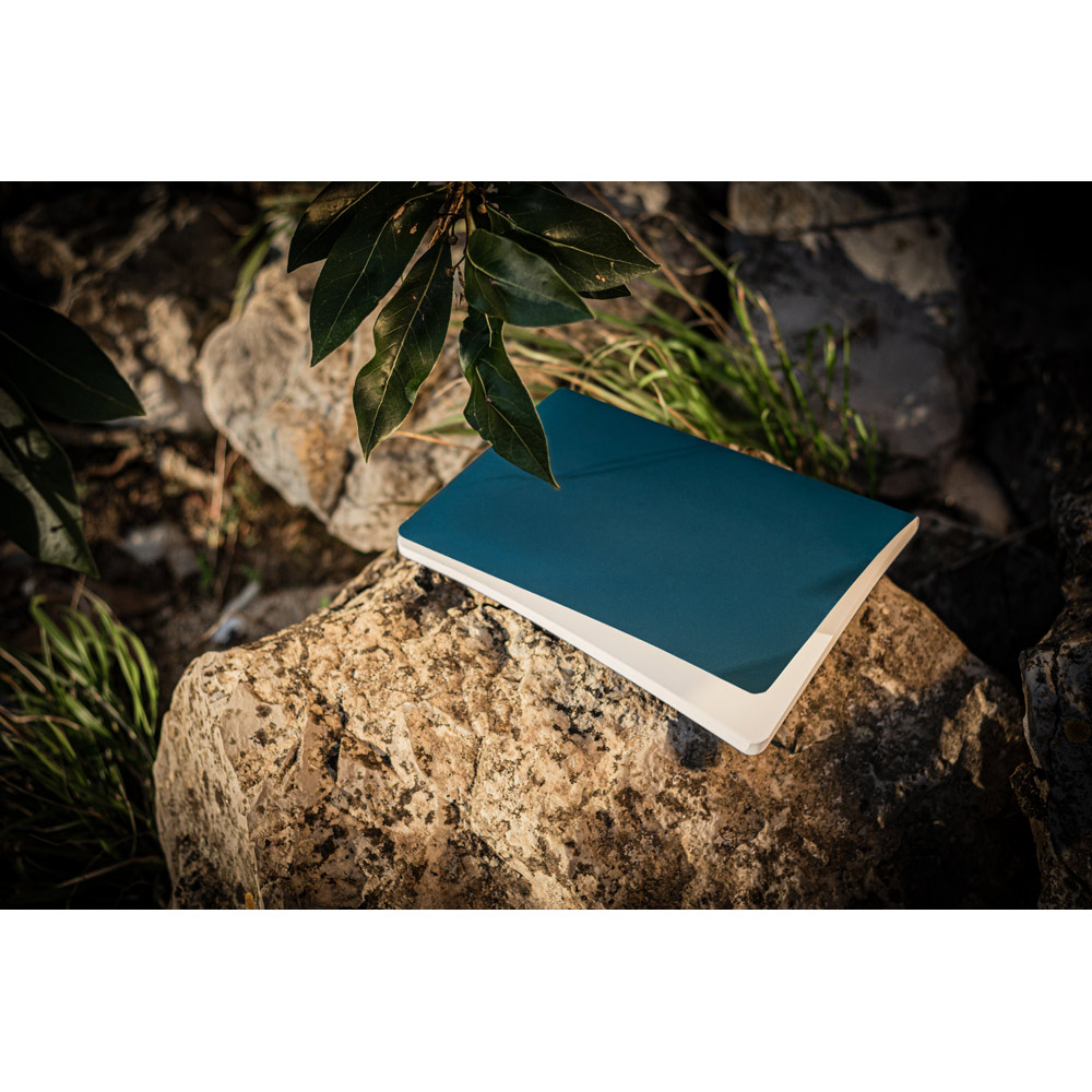 Caderno A5 de capa flexível em papel pedra (620g/m²)