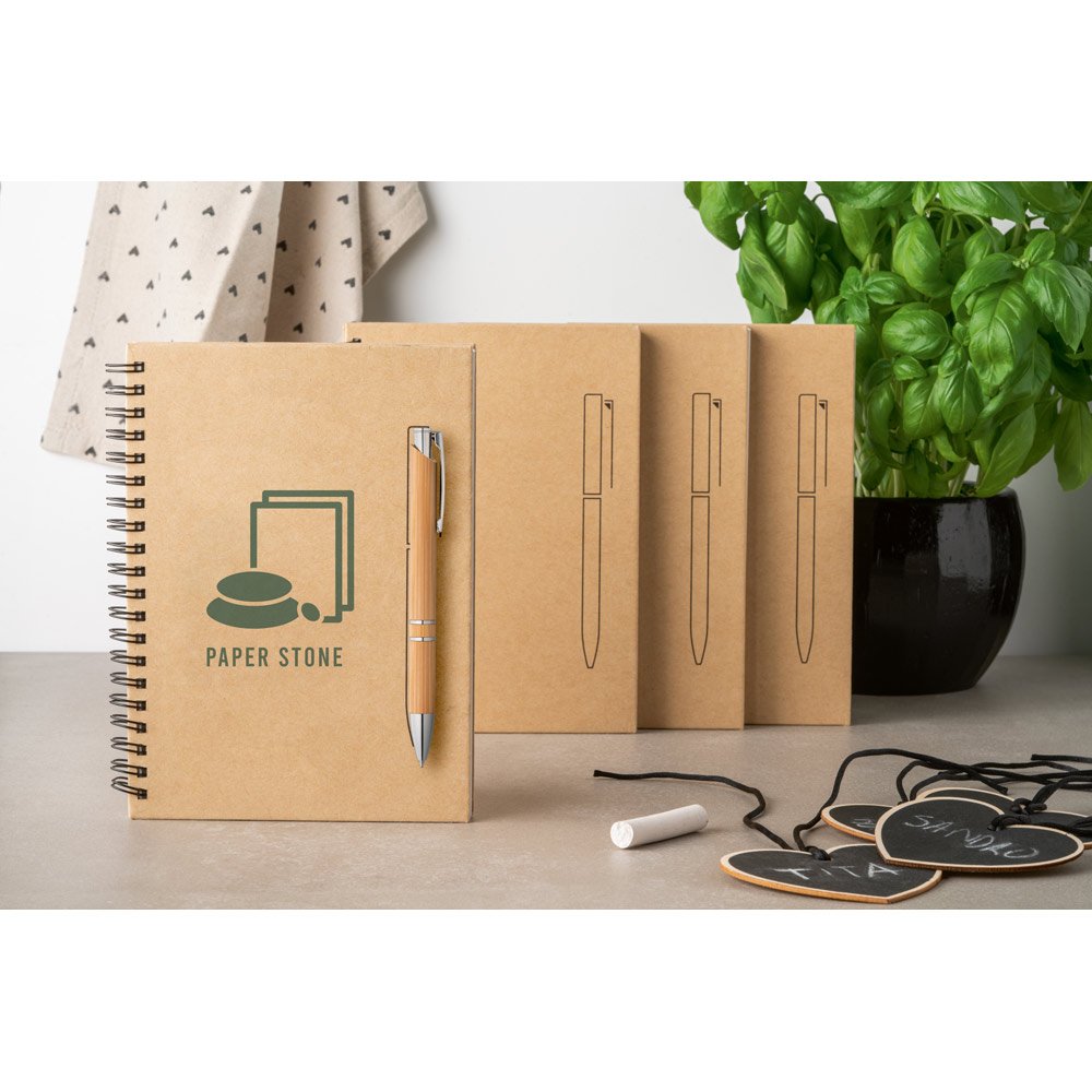 Caderno B6 de capa dura em papel kraft com 140 páginas lisas em papel pedra (120 g/m²)