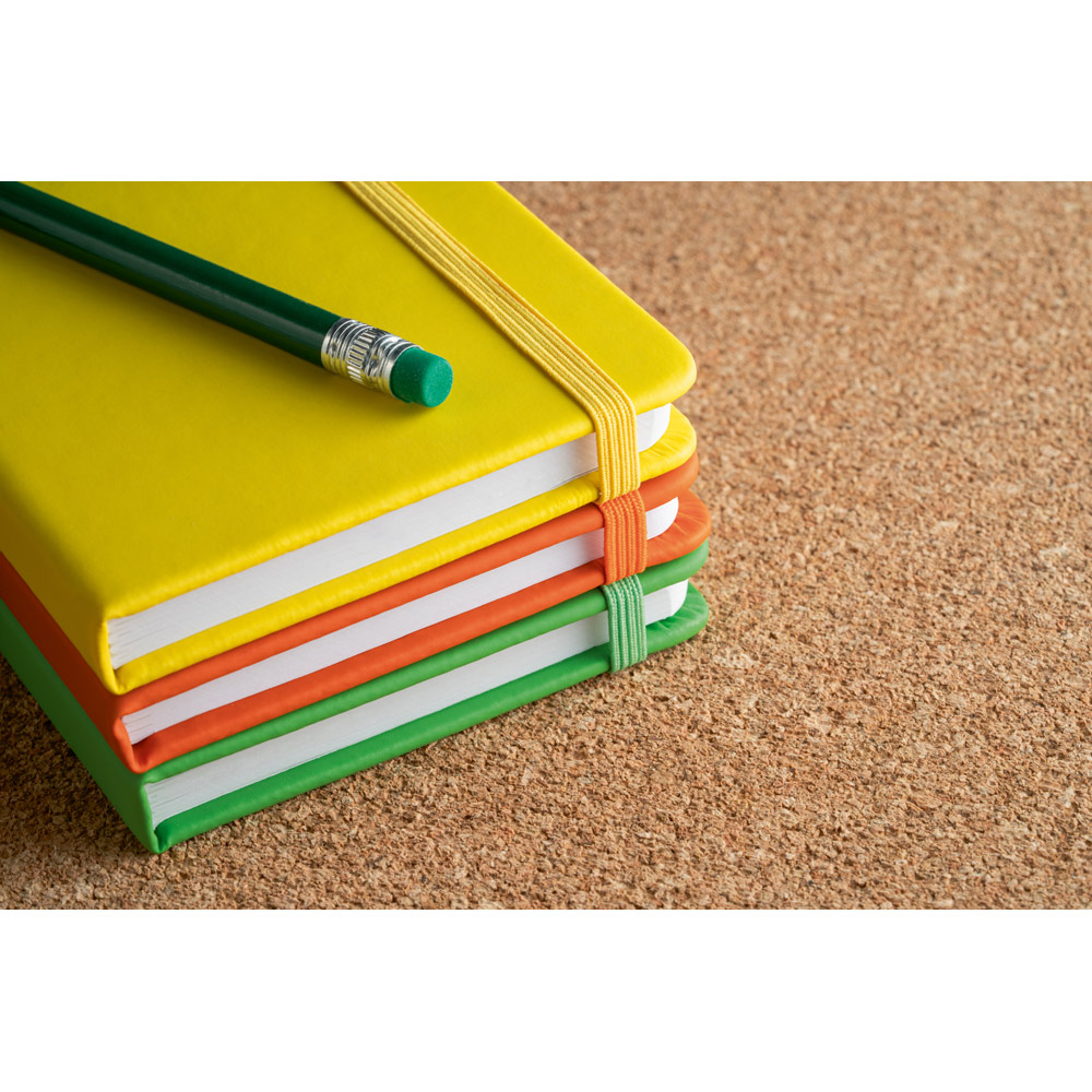 Caderno de bolso em c.sintético com páginas lisas