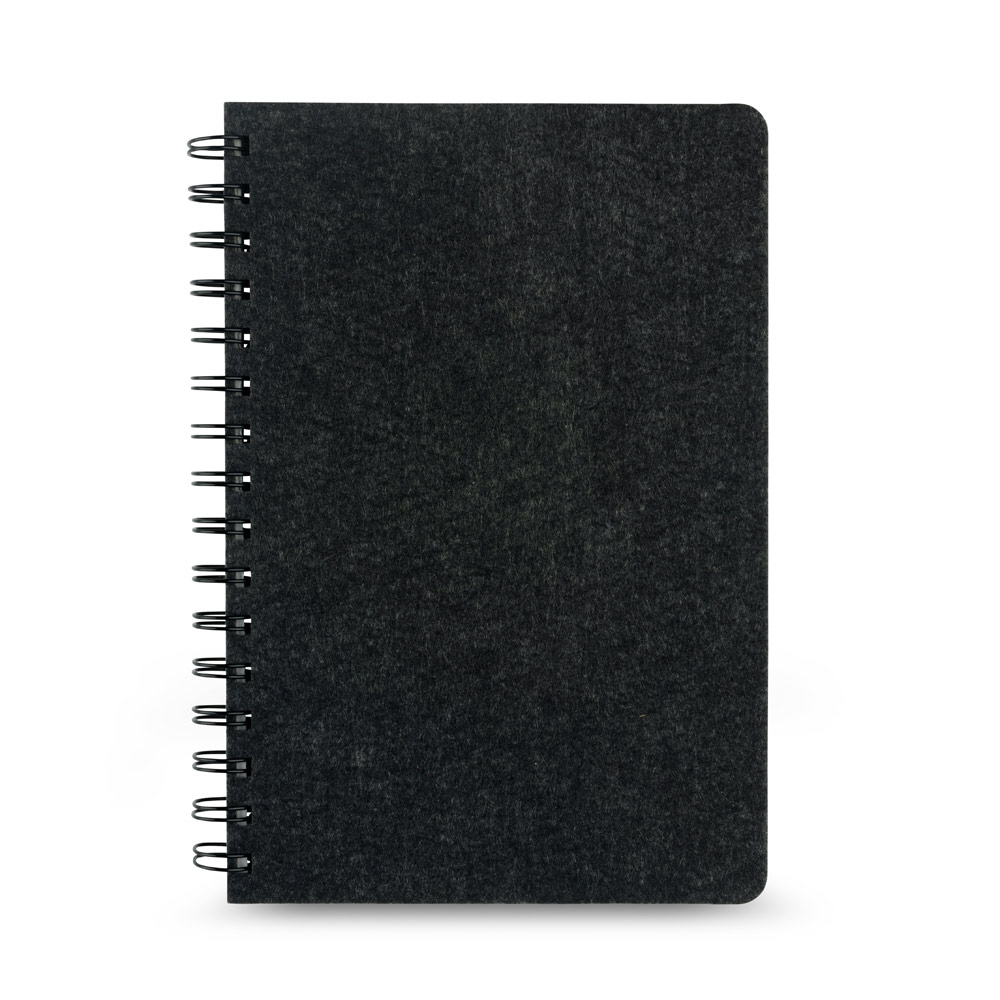 Caderno A5 de capa semi-rígida em feltro 100% reciclado, com argolas e 160 páginas pautadas