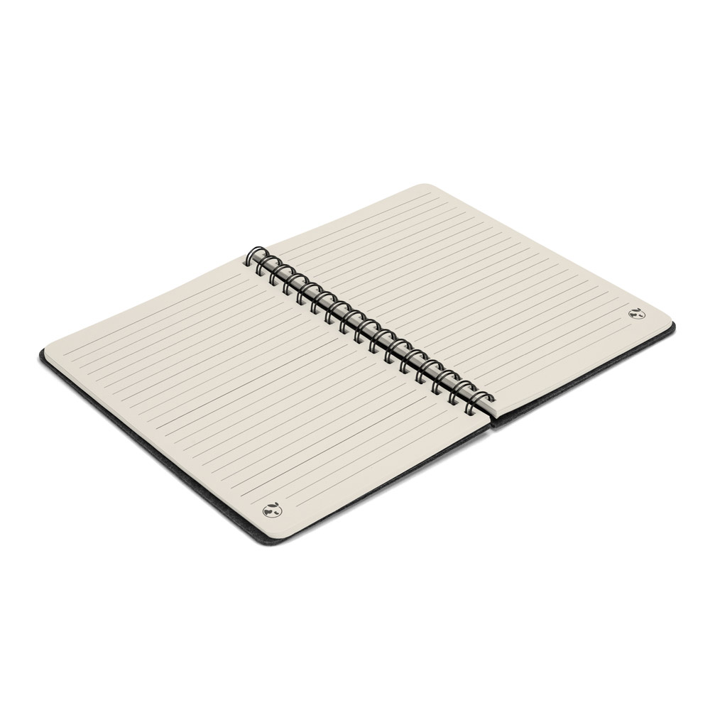 Caderno A5 de capa semi-rígida em feltro 100% reciclado, com argolas e 160 páginas pautadas