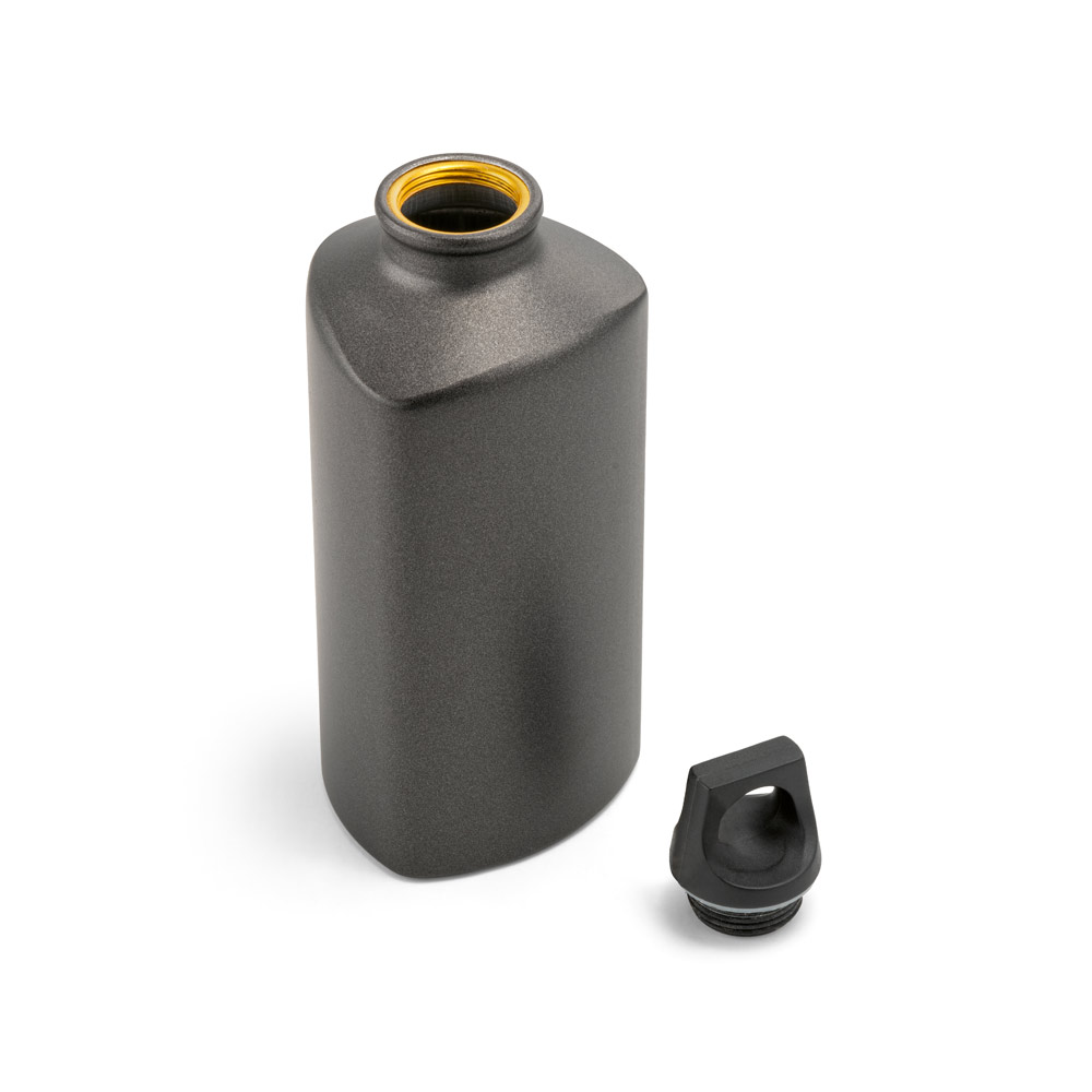 Squeeze em alumínio com formato triangular e tampa em PP 570 mL