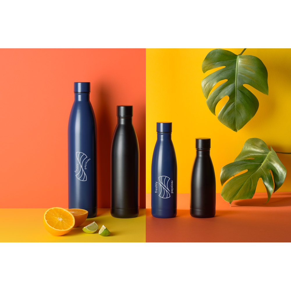 Garrafa térmica em aço inox 90% reciclado com parede dupla, isolada a vácuo e acabamento em mate 520 mL