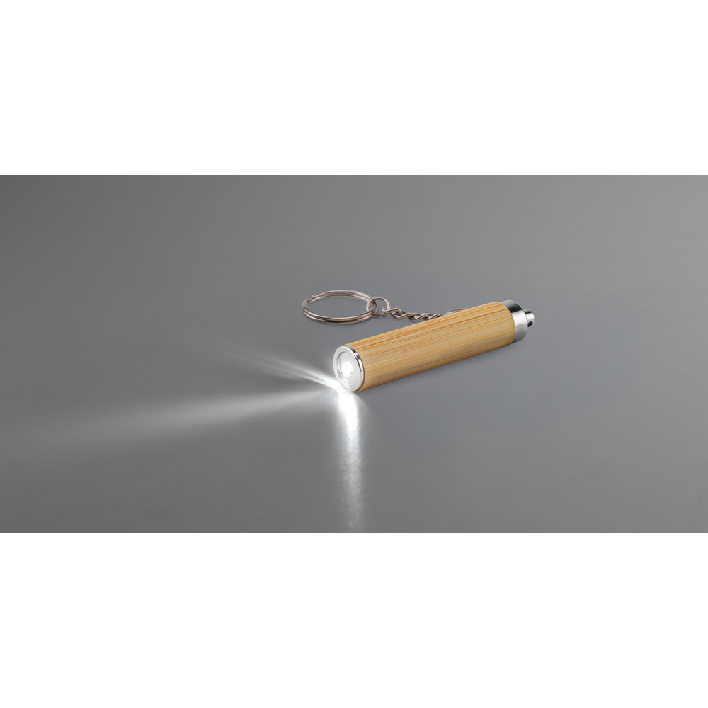 Chaveiro em bambu e ABS com lanterna LED
