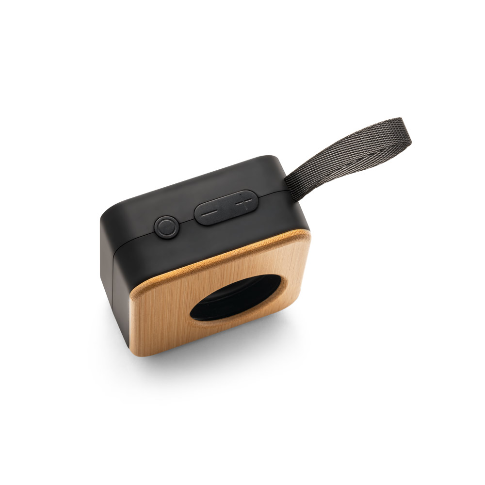 Caixa de som portátil em bambu e ABS 100% reciclado com autonomia de 4h