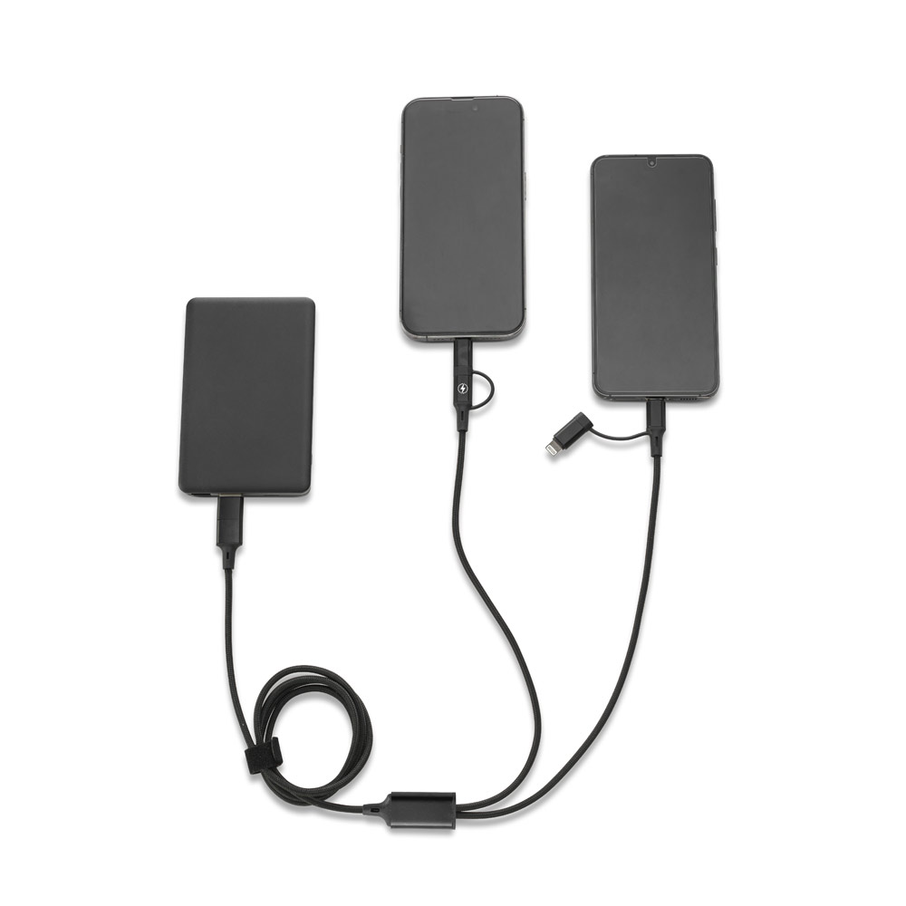 Cabo USB super-rápido 6 em 1 em alumínio 20% reciclado e PET 4% reciclado, permitindo a tranferência de dados