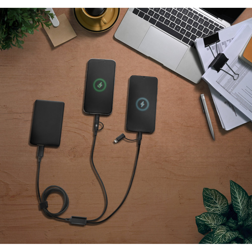 Cabo USB super-rápido 6 em 1 em alumínio 20% reciclado e PET 4% reciclado, permitindo a tranferência de dados