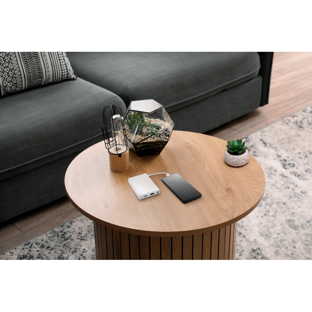 Bateria portátil em ABS 100% reciclado, com cabo integrado e capacidade de 10'000 mAh