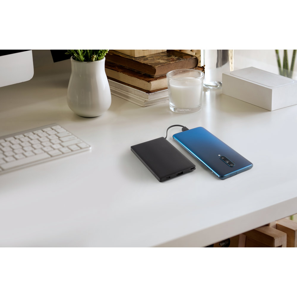 Bateria portátil em ABS 100% reciclado e bateria em lítio com capacidade de 4'000 mAh