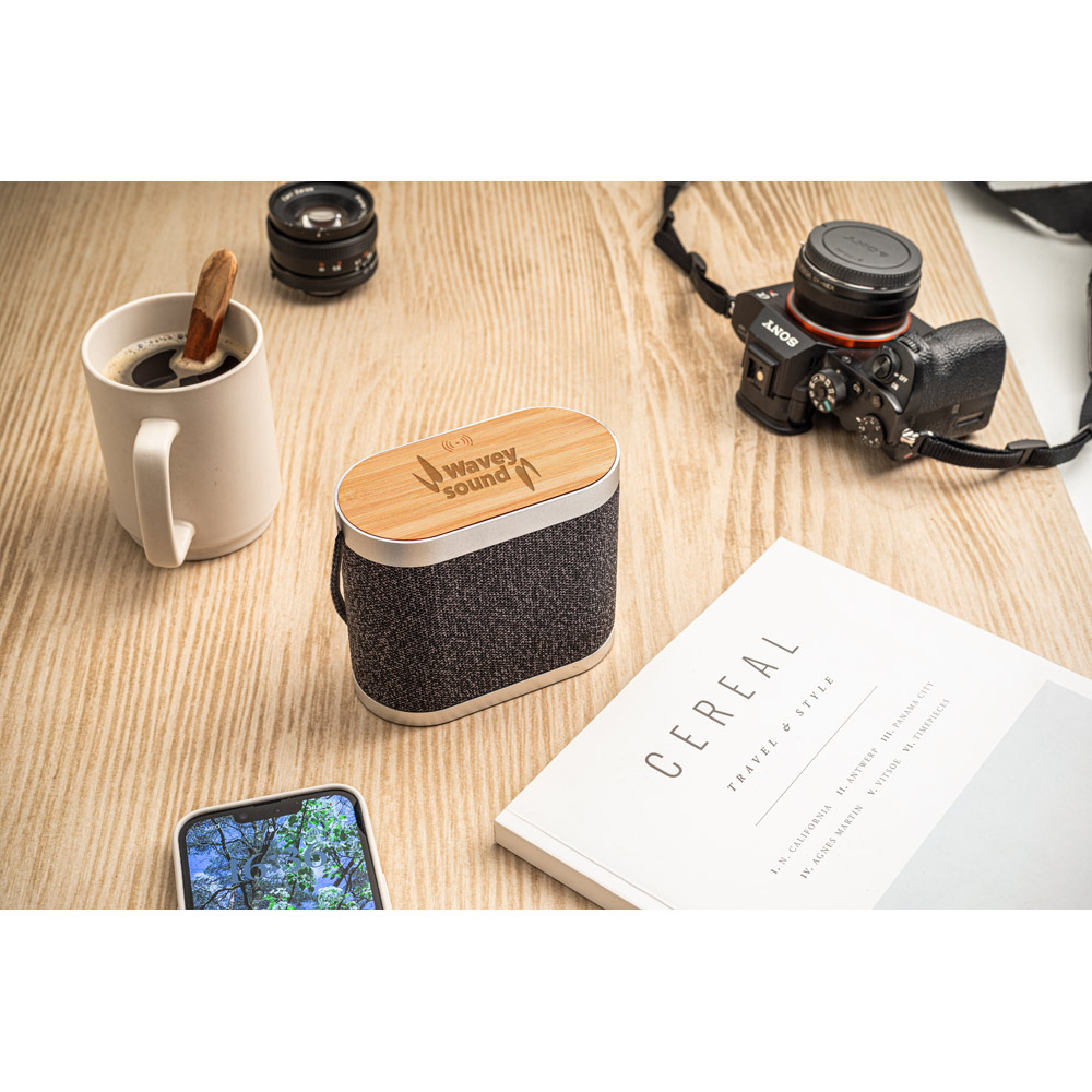 Caixa de som de 15W com carregador wireless super-rápido 15W e 2h de autonomia em bambu e PET 100% reciclado