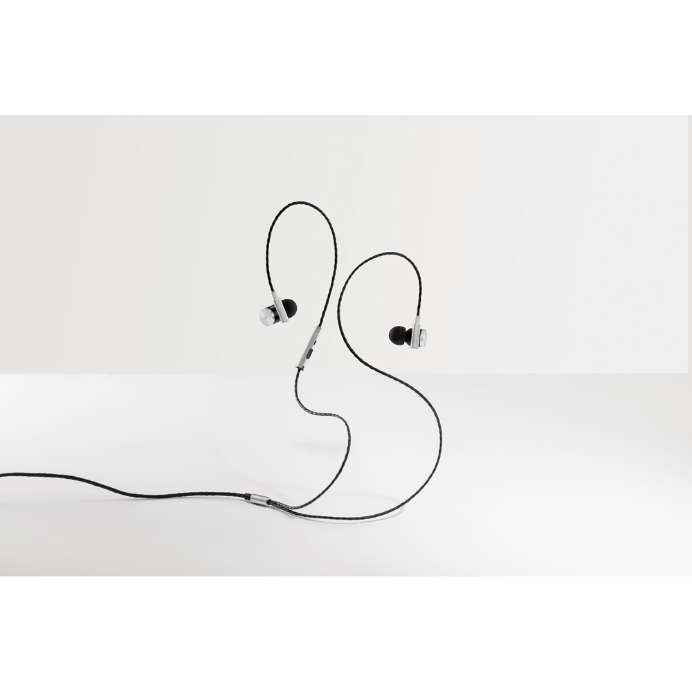Fones de ouvido em metal e ABS